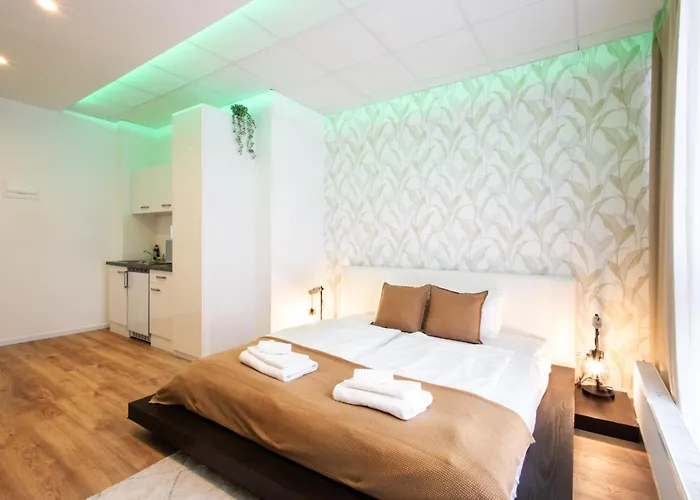 Aparthotel Livin - T75a 3*