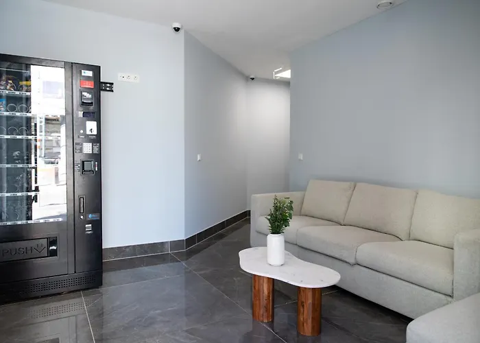 Aparthotel Livin - T75a 3*